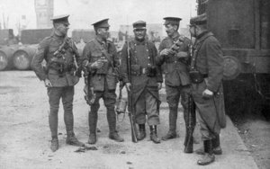 Britische und französische Truppen fraternisieren, Frankreich, August 1914