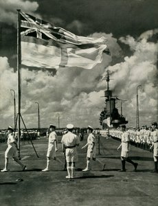 Britische Matrosen auf dem Deck eines Flugzeugträgers, Zweiter Weltkrieg, ca. 1943 von Unbekannt