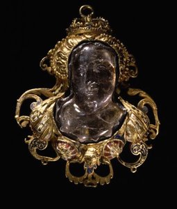 Kamee mit Büste von Diane de Poitiers 1499-1566, 16. Jahrhundert von Unbekannt