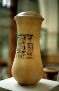 Kanopenkrug, Gefäß zur Bestattung von einbalsamierten Eingeweiden, Antikes Ägypten von Unbekannt