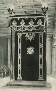 Baldachin im Thronsaal, Regierungsgebäude von Unbekannt