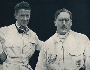 Kapitän G. E. T. Eyston und Assistent, 1937 von Unbekannt