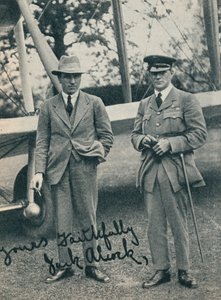 Captain John Alcock und Leutnant Arthur Whitten Brown, britische Flieger, ca. 1919 von Unbekannt