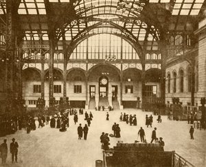 Zentralhalle, Pennsylvania Station, New York Pennsylvania Railroad Company, 1930 von Unbekannt