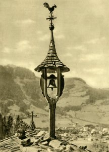 Kirchenglocke und Wetterfahne, Kitzbühel, Tirol, Österreich, um 1935 von Unbekannt