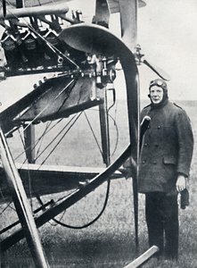 Churchill interessierte sich für Flugzeuge und sah die größten Möglichkeiten voraus, 1914, 1945 von Unbekannt