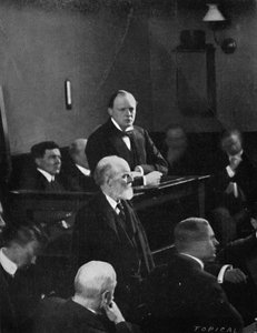 Churchill gibt Beweise zum Sidney Street Vorfall, 1911, 1945