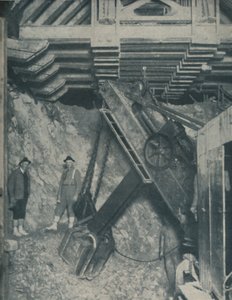 Das Herz eines Berges für einen Tunnel in Colorado ausgraben, ca. 1935 von Unbekannt