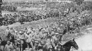 Kolonnen deutscher Gefangener, Somme, Frankreich, 1918