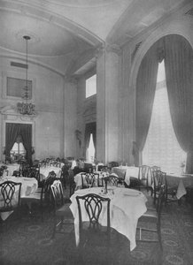 Ecke des Hauptspeisesaals mit feinen kolonialen Details, Roosevelt Hotel, New York City, 1924
