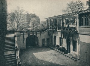Hof eines Privathauses, 13 Boulevard Des Invalides, Paris. Änderungen von Paul Huillard, um 1927 von Unbekannt