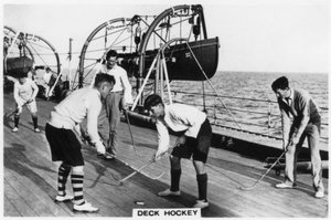 Deckhockey an Bord des Schlachtschiffs HMS Nelson, 1937 von Unbekannt