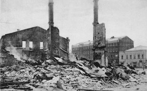 Zerstörung auf einer Moskauer Straße nach der Revolution, Russland, Dezember 1905 von Unbekannt