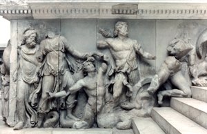 Detail vom Großen Fries des Pergamonaltars, 180-159 v. Chr. von Unbekannt