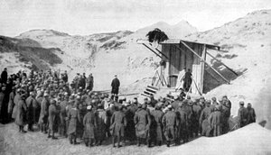 Ostermesse in den Dünen an den Stränden Belgiens an der Nordsee, Erster Weltkrieg, 1915