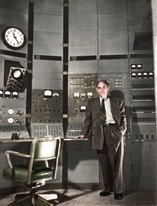 Enrico Fermi, in Italien geborener amerikanischer Kernphysiker, um 1942