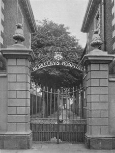 Eingangstor, Berkeleys Hospital, Worcester, Worcestershire, 1924 von Unbekannt