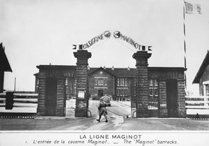 Eingang zu den Maginot-Kasernen, Maginot-Linie, Frankreich, ca. 1935-1940 von Unbekannt