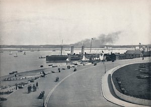 Fleetwood - Die Promenade: Abfahrt des Isle of Man Dampfers, 1895 von Unbekannt