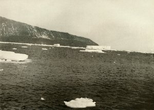 Schwimmendes Eis vor Cape Adare, c1908 von Unbekannt