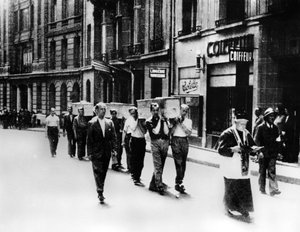 Begräbnisprozession von Mitgliedern der französischen Widerstandsbewegung, Paris, 1944 von Unbekannt