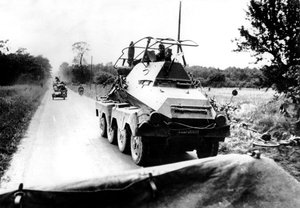 Deutscher Panzerwagen während des Vormarsches auf Paris, Mai-Juni 1940 von Unbekannt