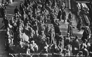 Deutsche Militärgefangene, darunter preußische Wachen in Southend-on-Sea, um 1914-1915