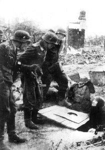 Deutsche Truppen betreten Stalingrad, Russland, September 1942 von Unbekannt