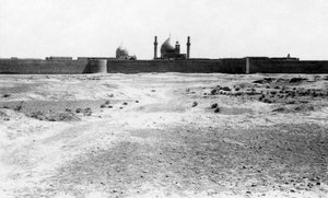 Goldene Kuppel und Minarette der Samarra-Moschee, Mesopotamien, 1918 von Unbekannt