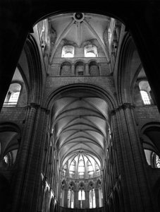 Gotische Kunst: die Gewölbe des Kirchenschiffs und des Chors. St. Stephanus Kirche, Caen (Calvados) von Unbekannt