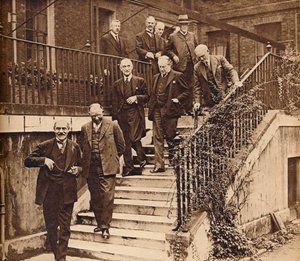 Regierung in der Krise, Bildung eines Nationalen Kabinetts auf Wunsch von König George V., 1931, 1938 von Unbekannt