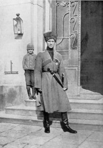 Großfürst Michael Alexandrowitsch von Russland in Kosakenuniform, 1917 von Unbekannt