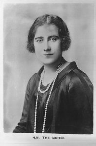 HM Königin Elizabeth, die Königinmutter, 1937 von Unbekannt
