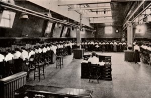In einer großen Telefonzentrale, ca. 1916