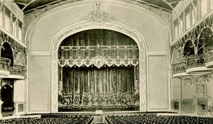 Innenansicht des Theaters im Nikolaus II. Volkshaus, St. Petersburg, Russland, 1900er Jahre von Unbekannt