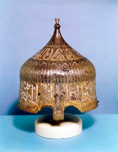 Eisenhelm mit kalligraphischer Silberdamaszierung, türkischer Mamluke, 15. Jahrhundert
