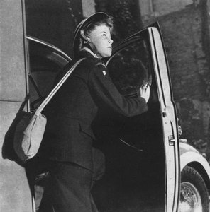 Es war ihre Aufgabe, dorthin zu gelangen, um 1941-1942 von Unbekannt
