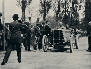 Jarrott kommt in Bordeaux im Rennen des Todes an, 1937 von Unbekannt
