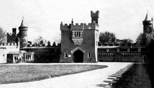 Innenhof des Killyleagh Castle, Killyleagh, County Down, Nordirland, frühes 20. Jahrhundert von Unbekannt