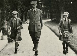 König Georg VI. und der Ex-König Edward VIII. mit ihrem Tutor Mr. Hansel von Unbekannt