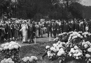 König George V. und Königin Mary besuchen die jährliche Frühlingsblumenschau in Chelsea, London, 1926-1927