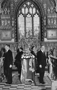 König Georg V. aufgebahrt, Kirche St. Mary Magdalene, Sandringham, Norfolk, Januar 1936 von Unbekannt