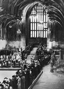 König George V. aufgebahrt in der Westminster Hall, London, Januar 1936 von Unbekannt