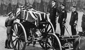 König George V. legt einen Kranz auf den Sarg eines unbekannten Soldaten, Whitehall, London, um 1930er Jahre von Unbekannt