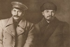 Lenin und Stalin, März 1919, 1939 von Unbekannt