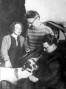 Leon Trotsky und seine Familie, Alma Ata, UdSSR, 1928 von Unbekannt