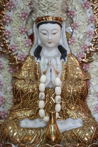Leong San buddhistischer Tempel. Guan Yin Bodhisattva-Statue. Singapur von Unbekannt