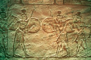 Kalksteinrelief mit hethitischen Soldaten, Tempel von Abu Simbel, Ägypten, 14.-13. Jahrhundert v. Chr.