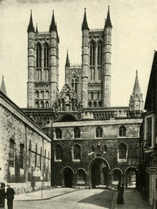 Lincoln Kathedrale und das Exchequer Gate, um 1948 von Unbekannt