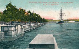 London, Thames Embankment - Zeigt das Marine-Freiwilligenschulschiff, H.M.S. Buzzard, 1907 von Unbekannt
